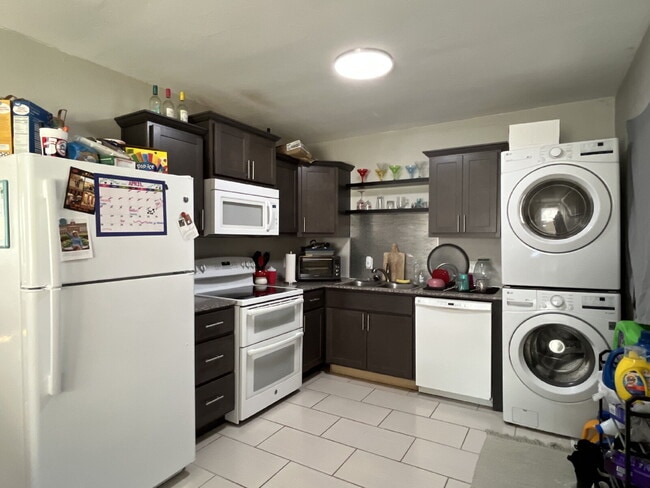 Photo - 3 Bedroom for Lease June 1
