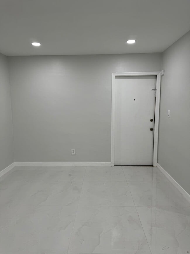 Photo - 2461 SW 82nd Ave Unidad Arrowheadh