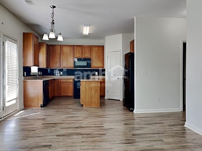 Photo - 407 Pine Hill Ln