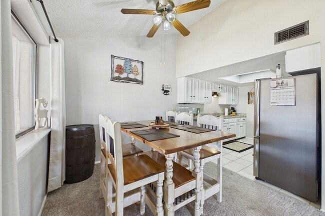Photo - 108 Niblic Ct