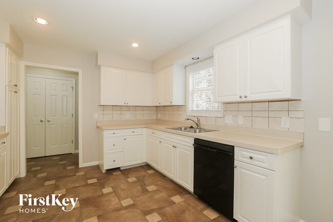 Photo - 919 Kendall Park Dr