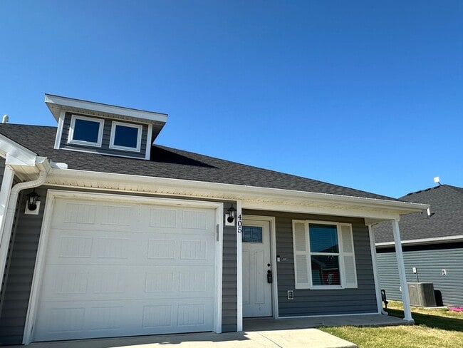 Building Photo - Newly built 3 bedroom, 2 bathroom duplex w... Rental