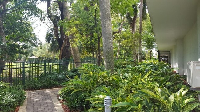 Photo - 2 Bed / 2 Bath | Terrazas Riverpark Village #804 – Miami
