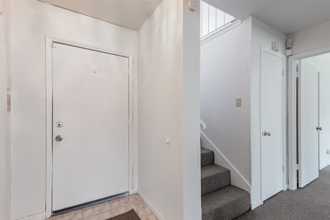 Photo - 1915 Mustang Springs Dr