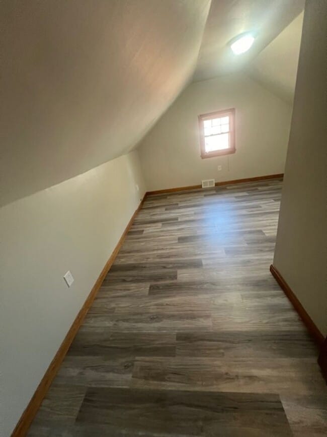 Photo - 720 Cranberry St