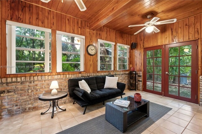 Photo - 4160 Lybyer Ave