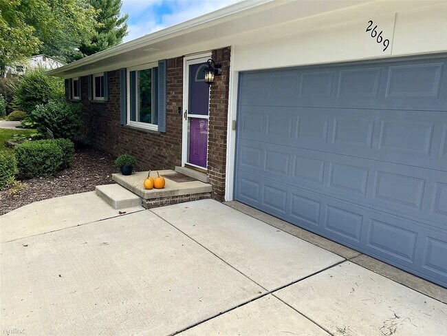 Photo - 2669 Deake Ave