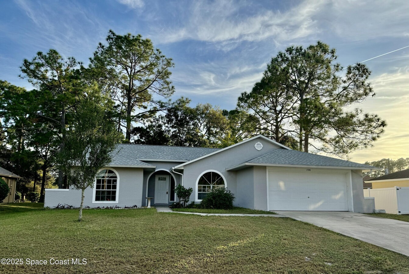 Photo - 1506 Hardwicke St NW Casa