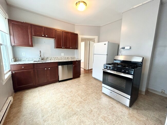Building Photo - 74 Romsey St Rental