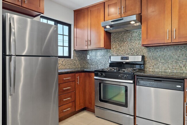 Photo - 18530 Hatteras St Unit 309