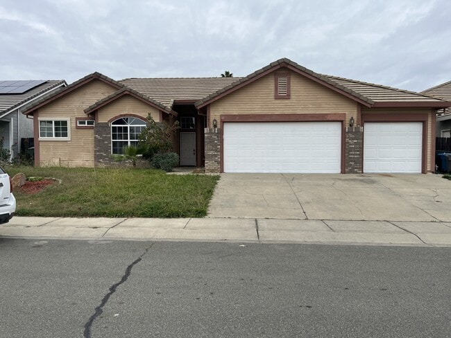 Building Photo - 2021 Nand Dr