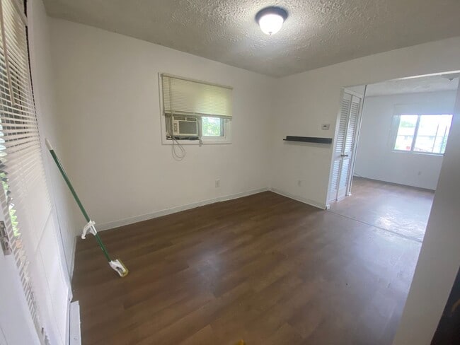 Photo - 2 Bedroom Apartment Near Downtown Bloomington, IN