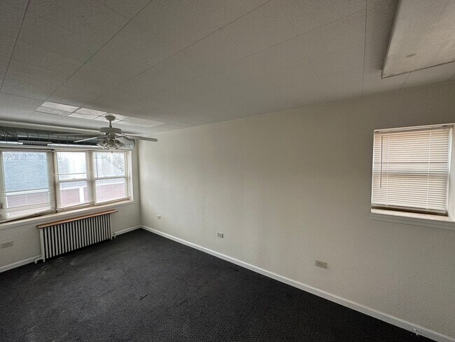 Photo - 811 W Springfield Ave