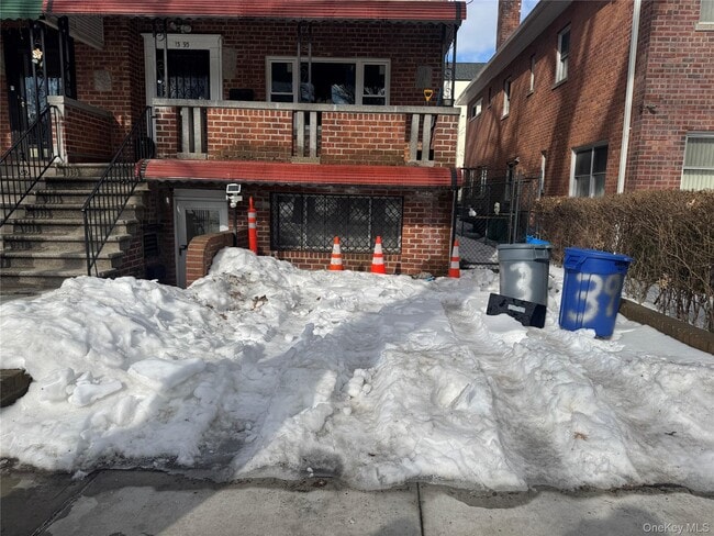 Photo - 1393 Pelham Pkwy N Unit 1