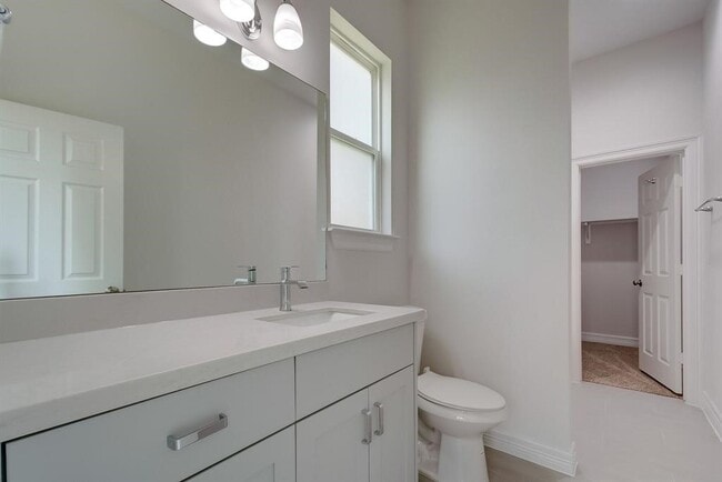 Photo - 5528 Larkin St