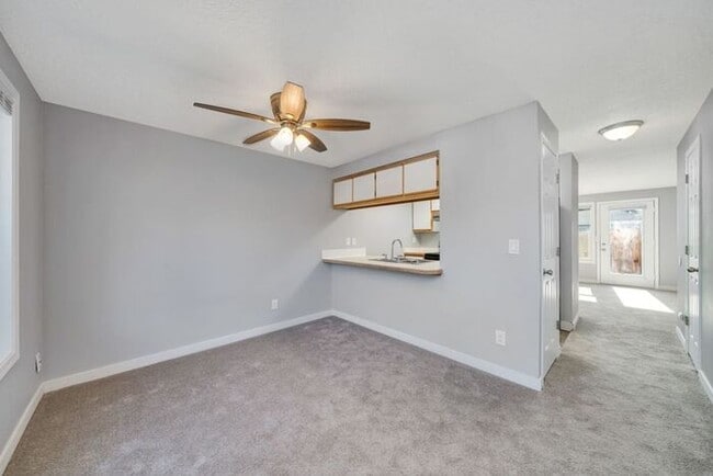 Photo - 2 bedroom unit. Pets OK! Lots of upgrades! Full size washer and dryer in every unit!!