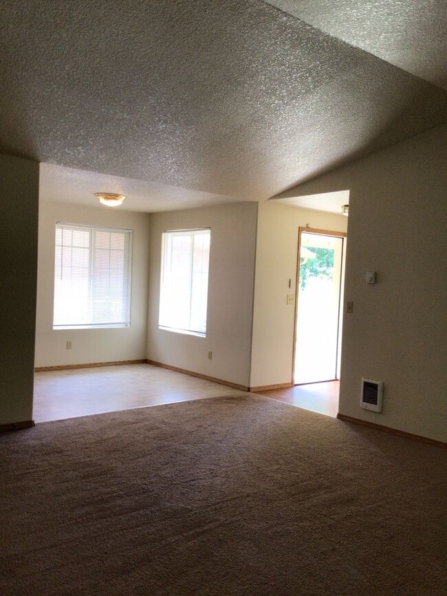 Photo - 3BD Home in Rose Village Neighborhood - Cl...