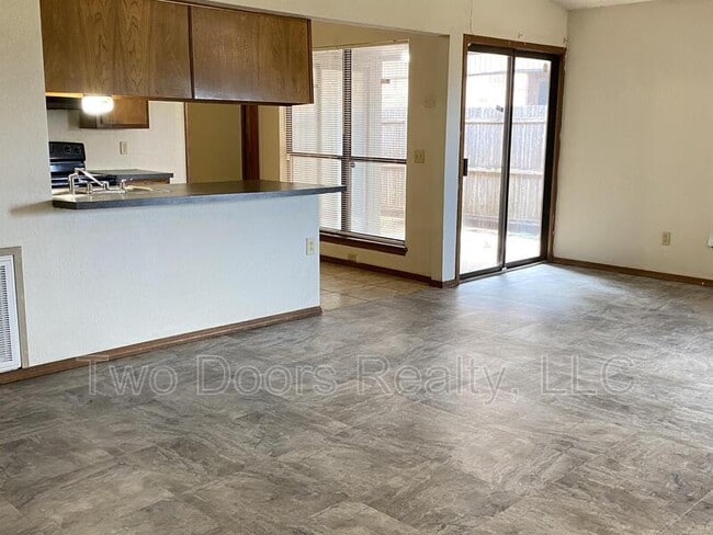 Photo - 2820 SE 55th St