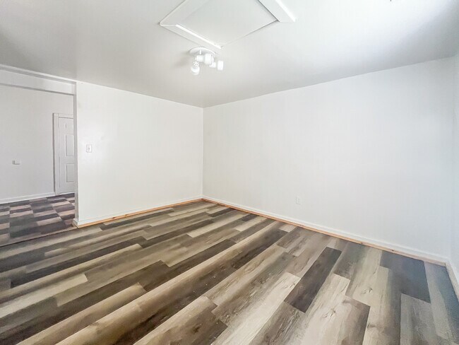 Photo - 532 Cameron St