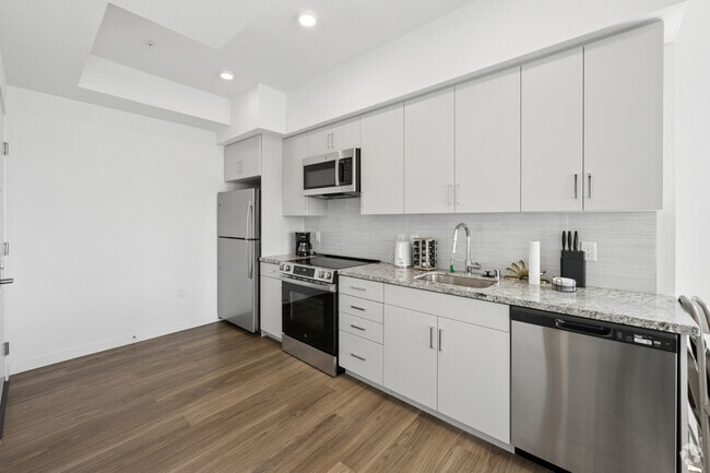 1BR, 1BA - 714SF - Kitchen