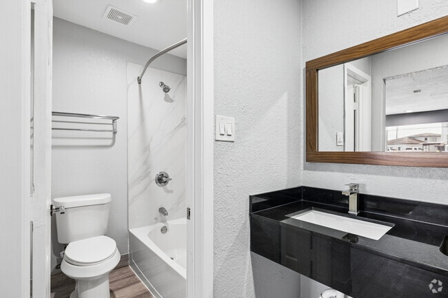 1BR, 1BA - 300SF -