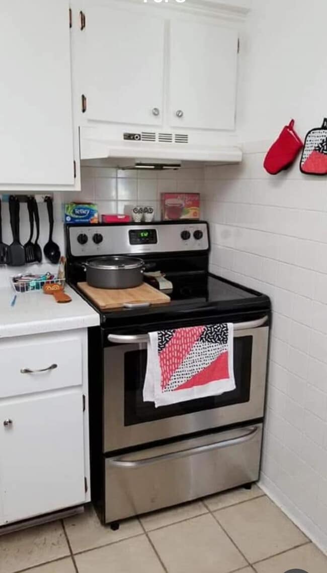 Building Photo - 1836 Colonial Village Way Unit 2