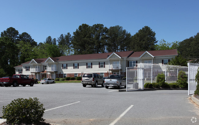 Building Photo - The Cliffs Rental