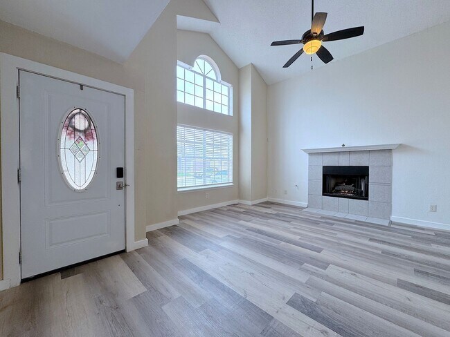 Photo - East El Paso Split Tri-Level 3 bed/2 bath Refrig A/C with bonus loft!