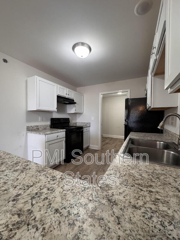 Photo - 200 Walnut Hill Dr Unit B