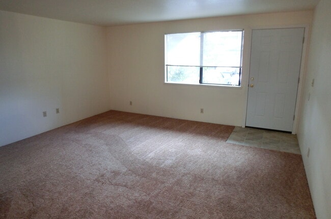 Photo - Great location - clost to town and shopping