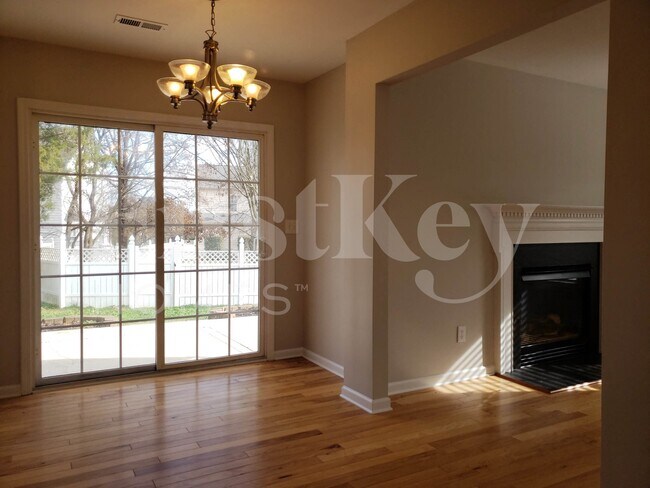 Photo - 6632 Courtland St