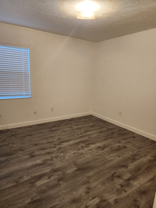Photo - 202 N Manatee Ave