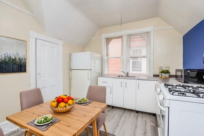 Photo - 146 Florida Ave Unit B