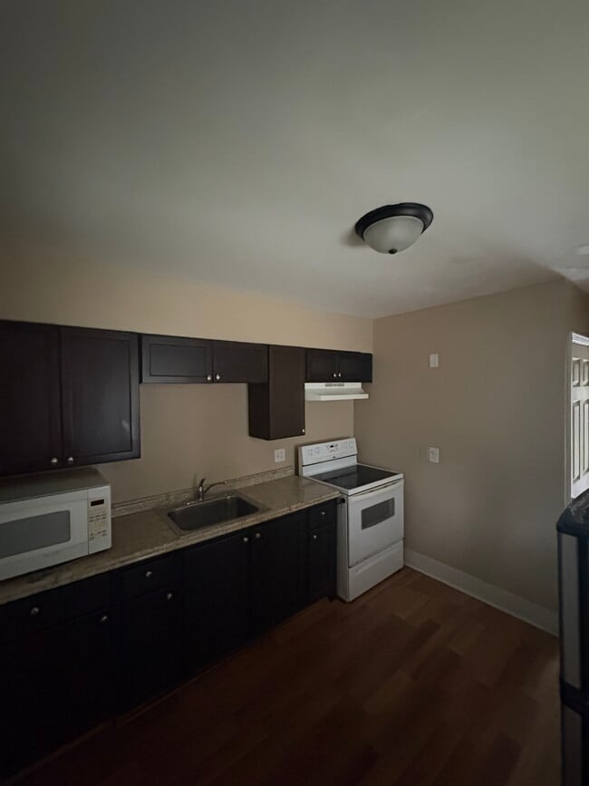 Photo - 1494 E 25th Ave