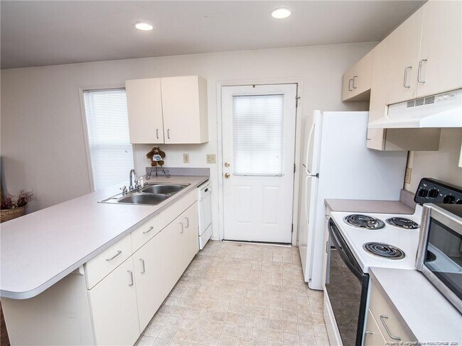 Photo - 406 Britt St