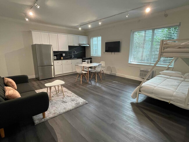 Photo - 1135 Euclid Ave