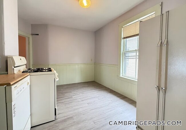 Photo - 57 Rindge Ave Apartamento