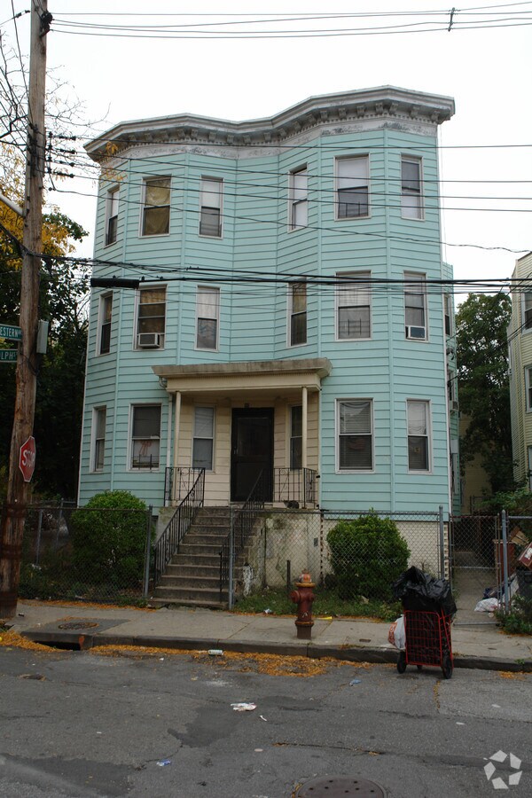 Photo - 46 Randolph St Apartments