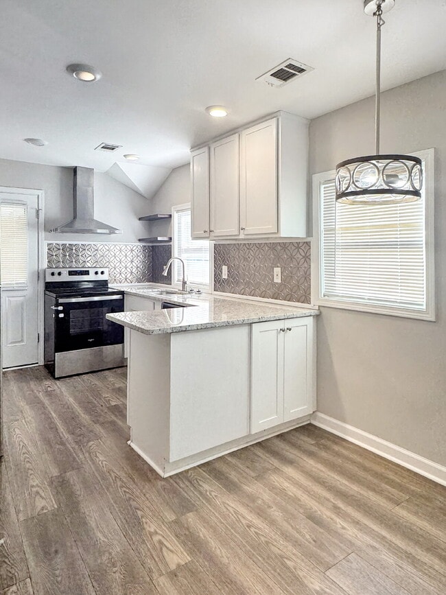 Photo - Newly Updated Jefferson Home with Spacious Backyard