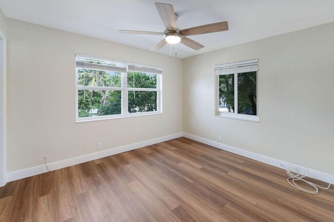 Photo - 901 N F St Unit 15