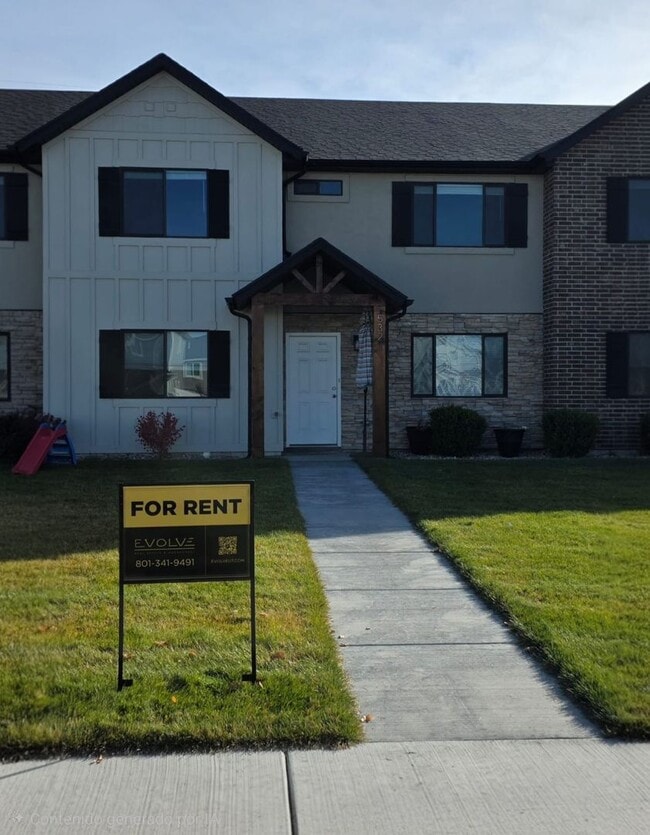 Building Photo - Beautiful 4-Bedroom Townhome in Prime Springville Location!