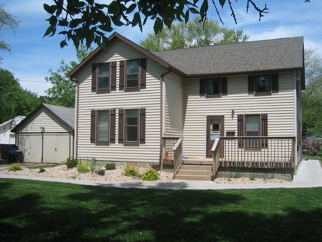 Building Photo - Cozy, Pet-Friendly 2BR Apartment Near Downtown Middleton Unit 7022-02