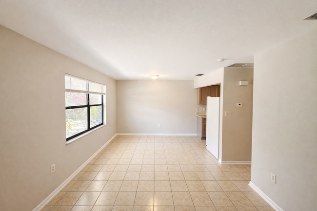 Photo - 2068 Franklin St