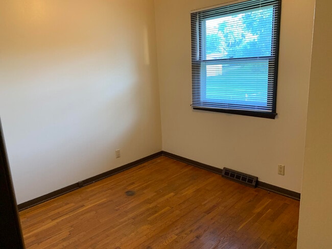 Photo - 3025 Elaine Dr NW