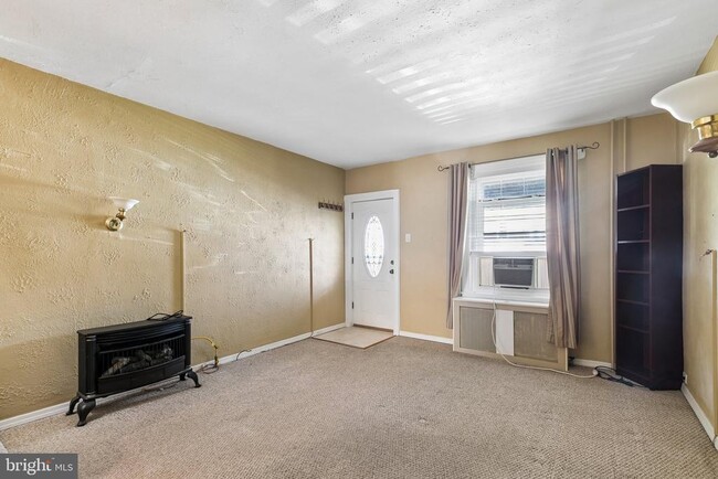 328 W Fifth St
