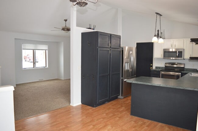 Photo - 605 Ruxton Ridge Dr