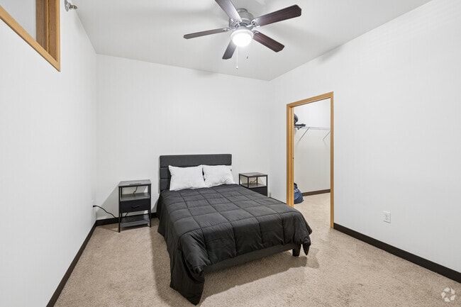 1BR, 1BA - 645SF - Bedroom