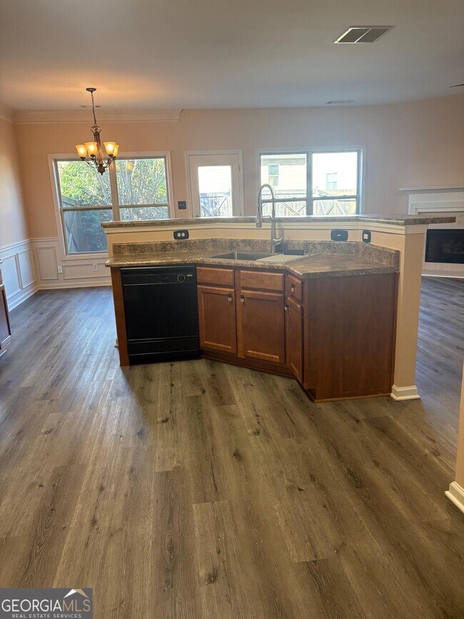 Photo - 6125 Crested Moss Dr