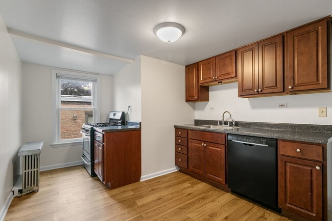 Photo - 1342 Circle Ave Unit 2