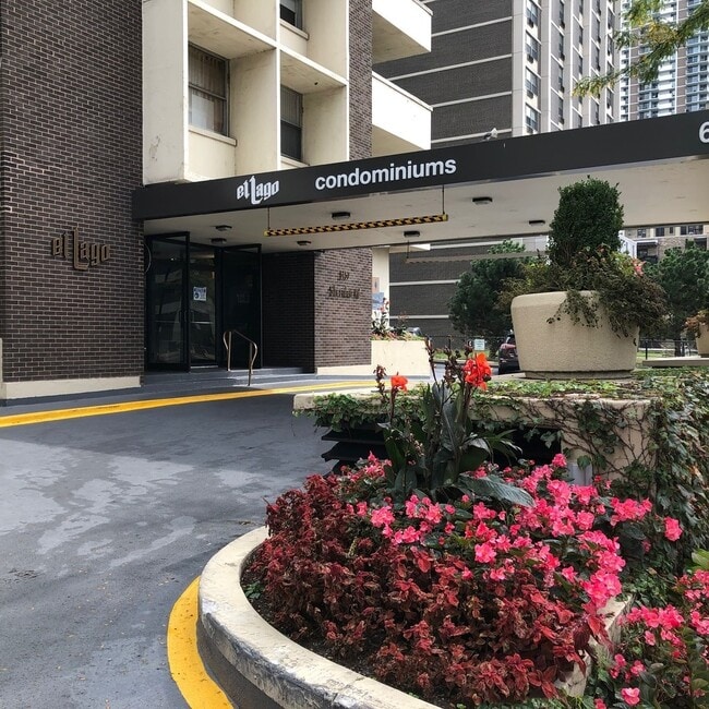 Building Photo - 6157 N Sheridan Rd Unit 7M Rental